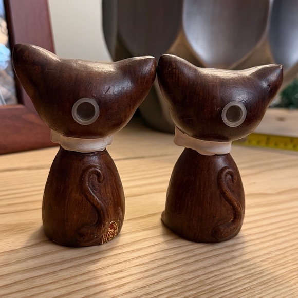 vintage Mid-Century Modern winking cat salt and pepper shakers, 1960’s - Picture 3 of 8
